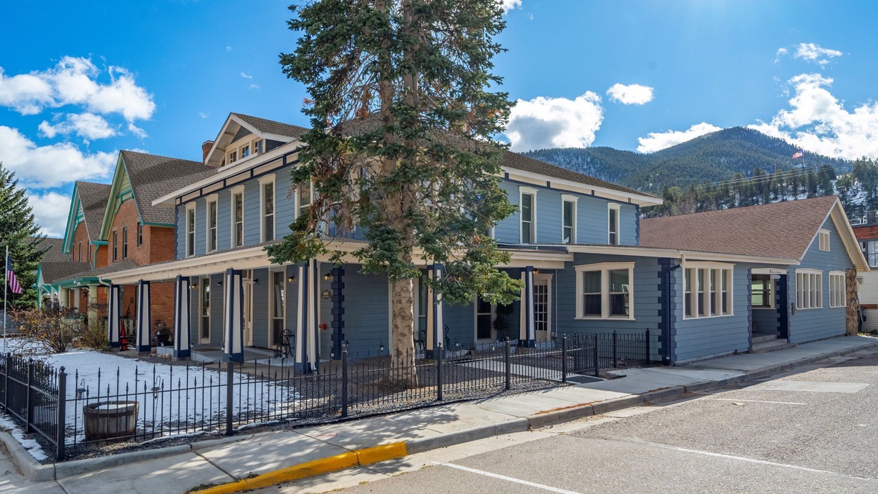 Photo of Bedroom in Idaho Springs