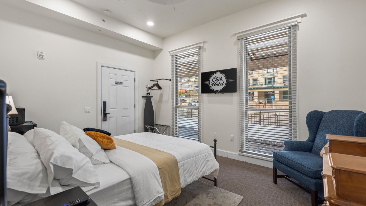Photo of Bedroom in Idaho Springs