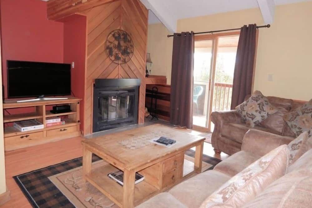 Photo of Livingroom in Historic District