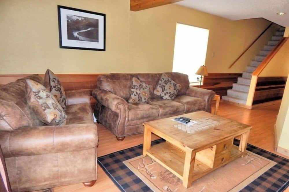 Photo of Livingroom in Historic District