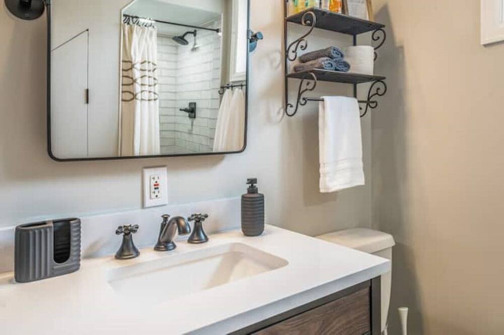 Photo of Bathroom in Wheat Ridge