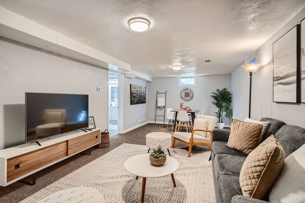 Photo of Livingroom in Arvada Plaza Area