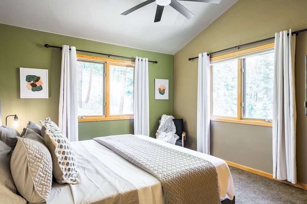 Photo of Bedroom in Shadow Mountain