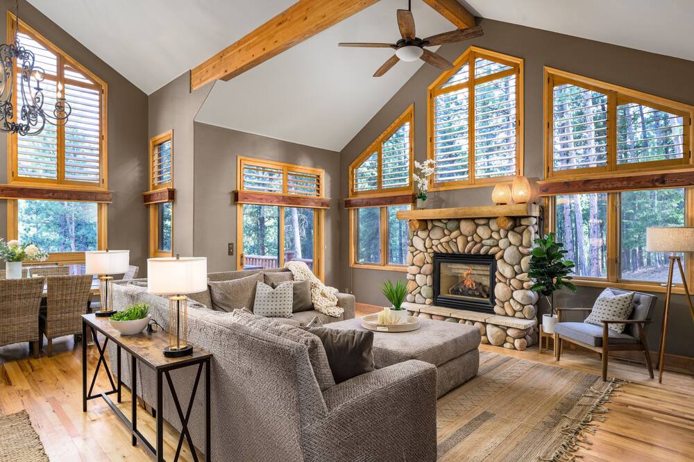 Photo of Livingroom in Shadow Mountain