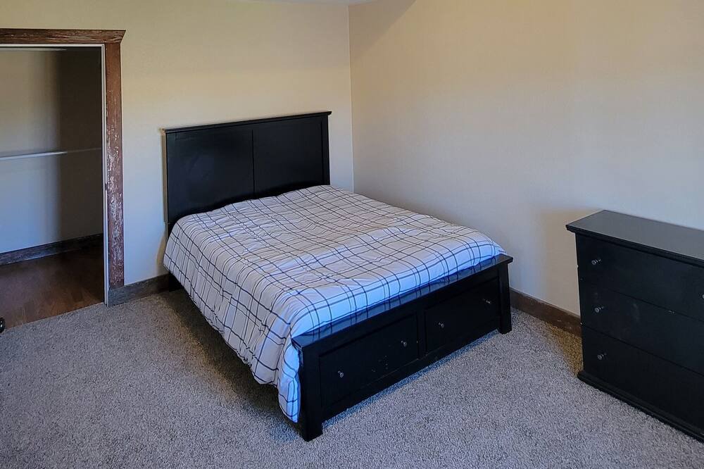 Photo of Bedroom in Crowley County