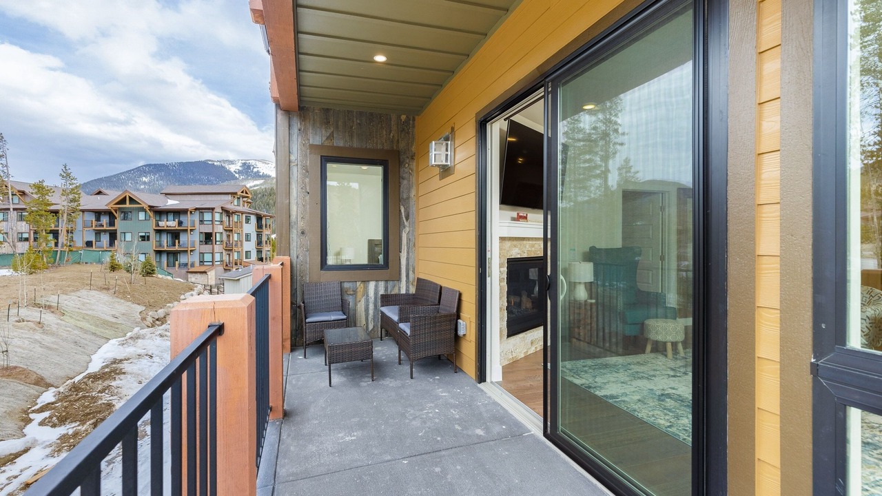 Photo of Patio Balcony in Lakeside Village