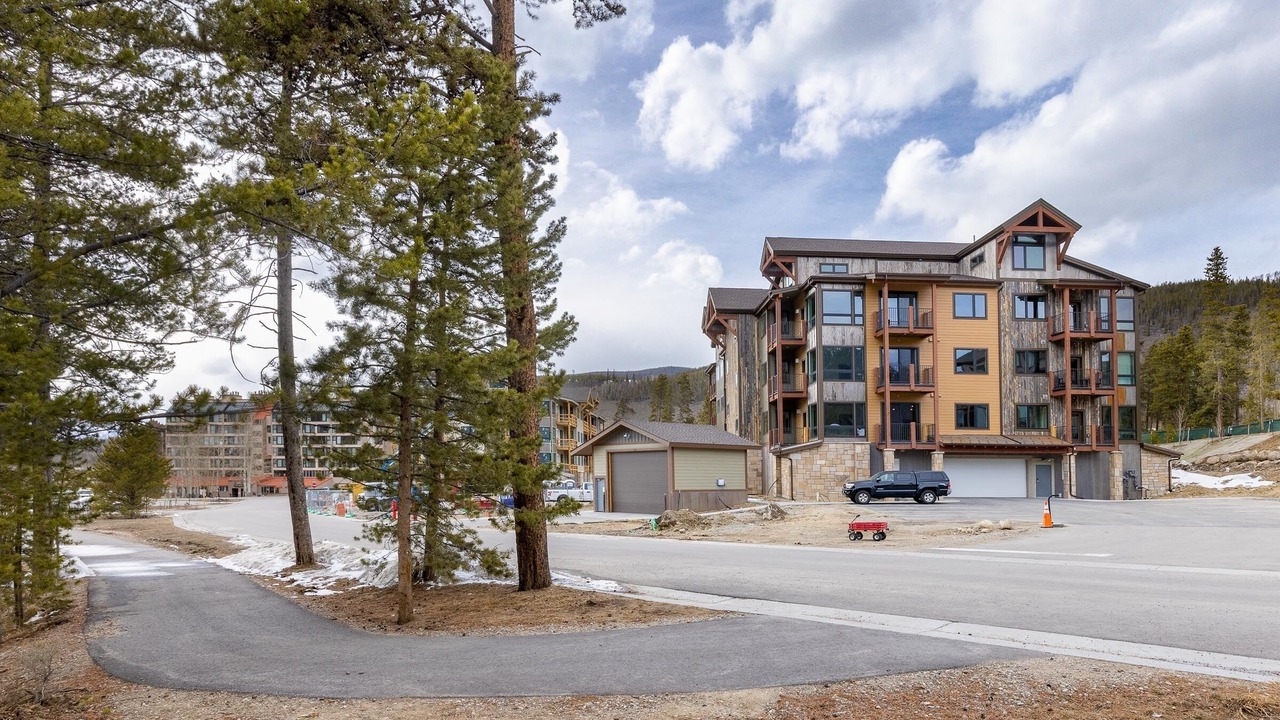 Photo of Outdoor in Lakeside Village