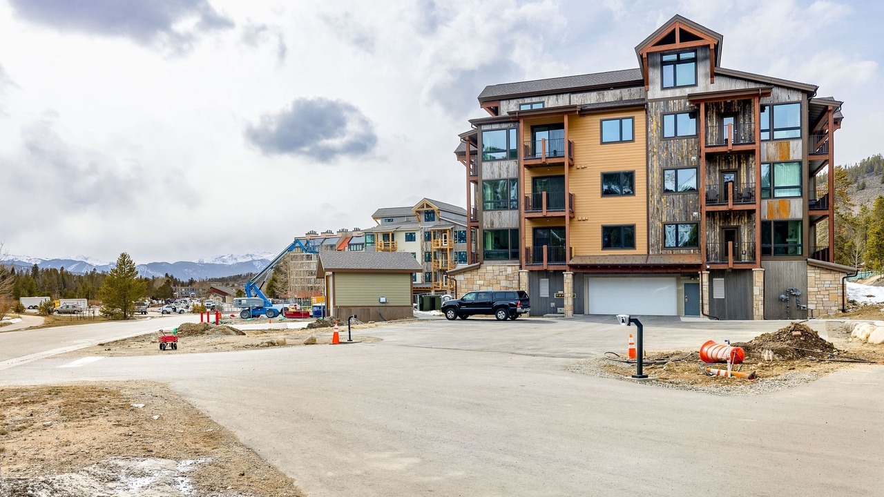 Photo of Outdoor in Lakeside Village