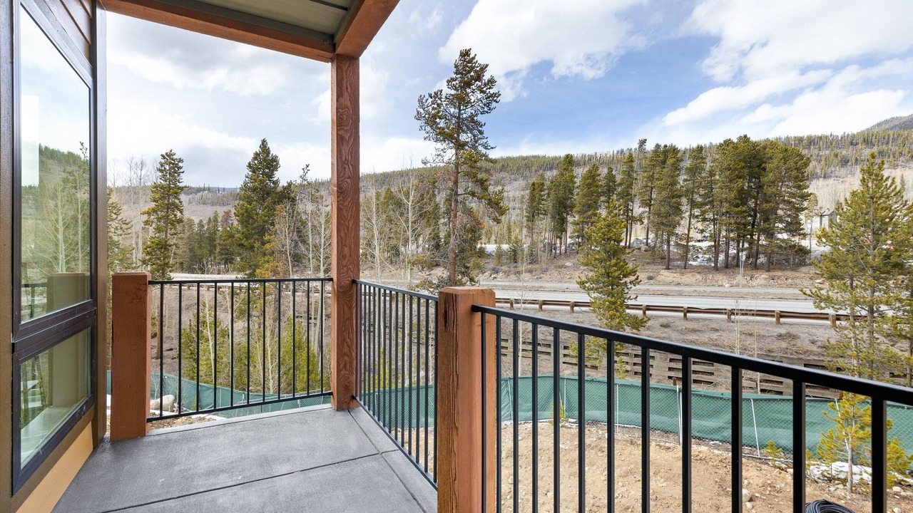 Photo of Patio Balcony in Lakeside Village