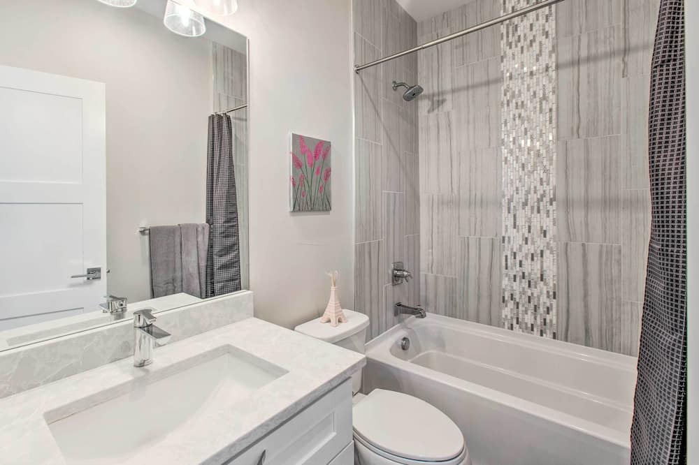 Photo of Bathroom in Baker