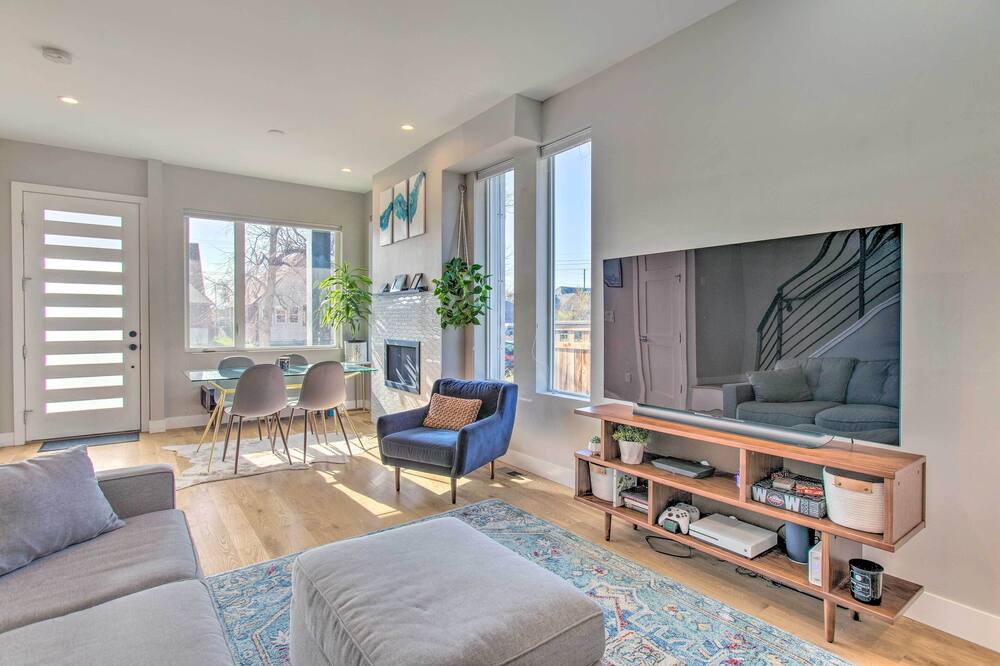 Photo of Livingroom in Baker