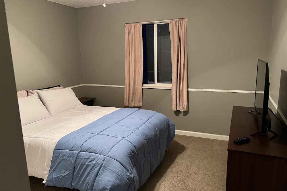 Photo of Bedroom in Cheyenne Meadows