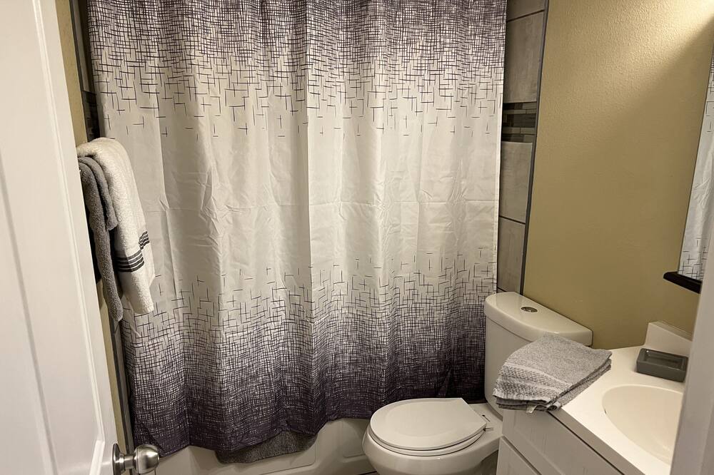 Photo of Bathroom in Cheyenne Meadows