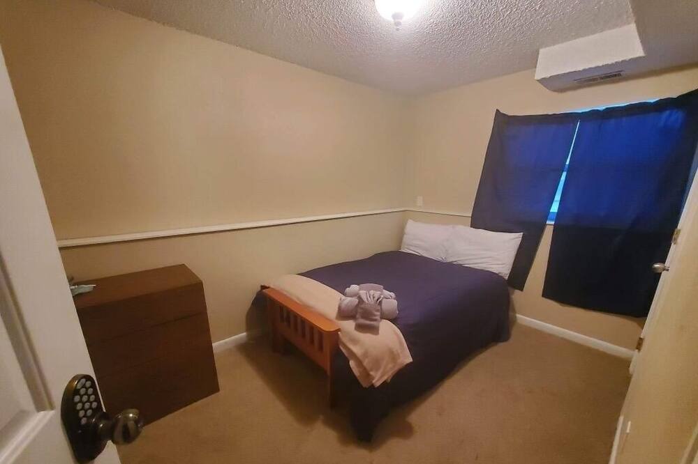 Photo of Bedroom in Cheyenne Meadows