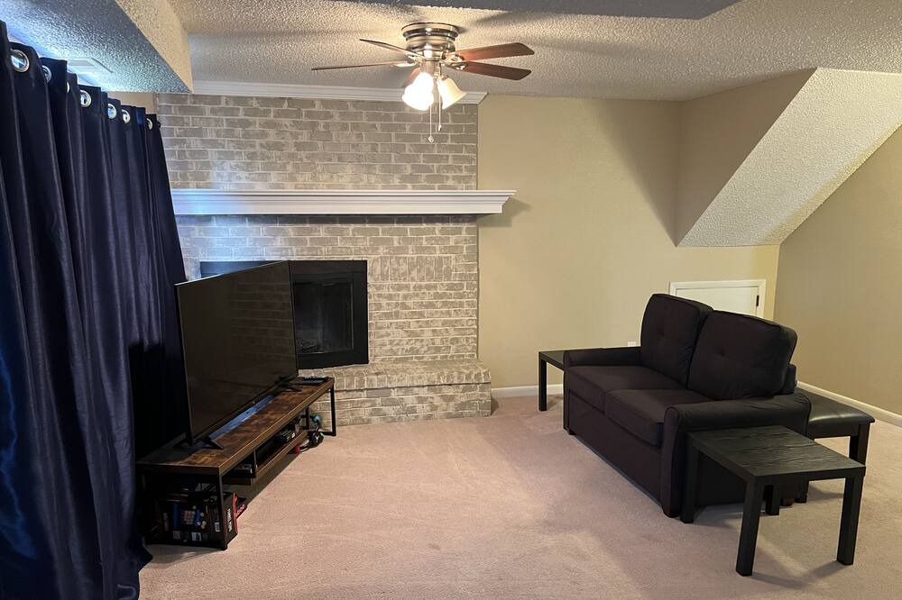 Photo of Livingroom in Cheyenne Meadows