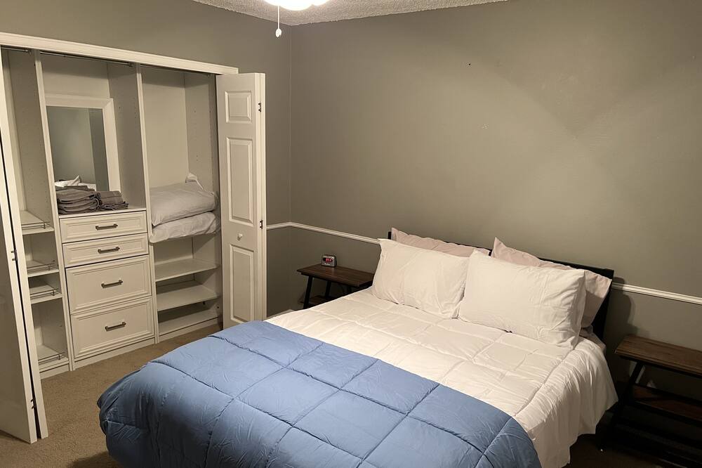 Photo of Bedroom in Cheyenne Meadows