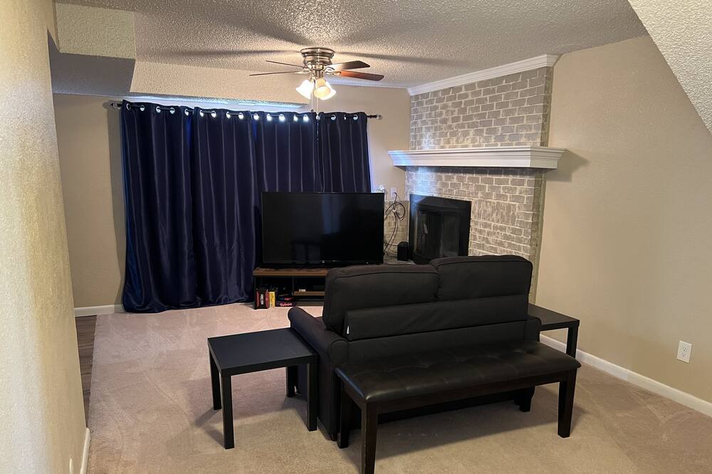 Photo of Livingroom in Cheyenne Meadows