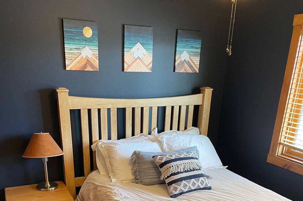 Photo of Bedroom in Grand View Highlands