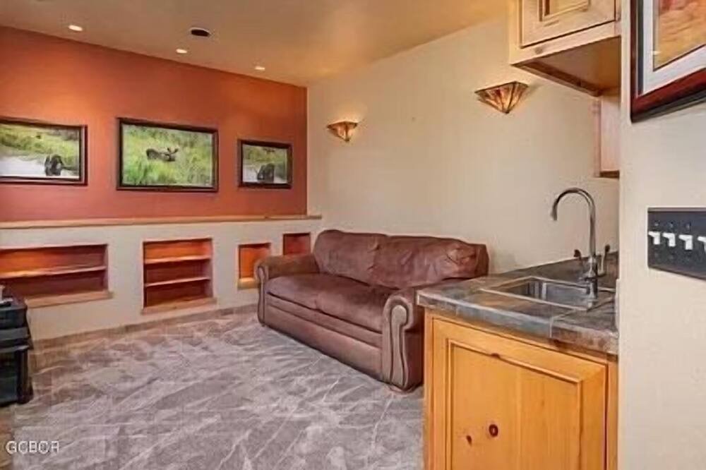 Photo of Bedroom in Grand View Highlands