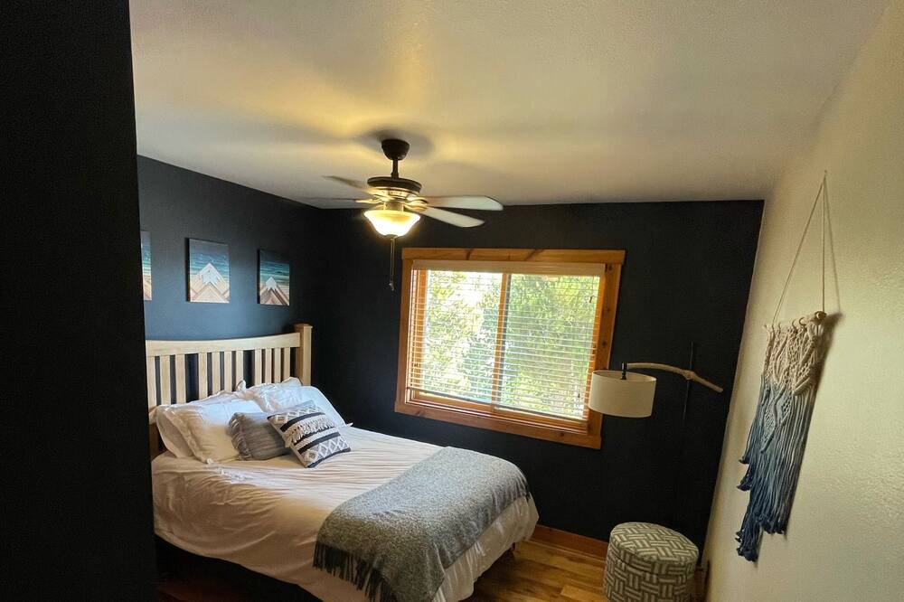 Photo of Bedroom in Grand View Highlands