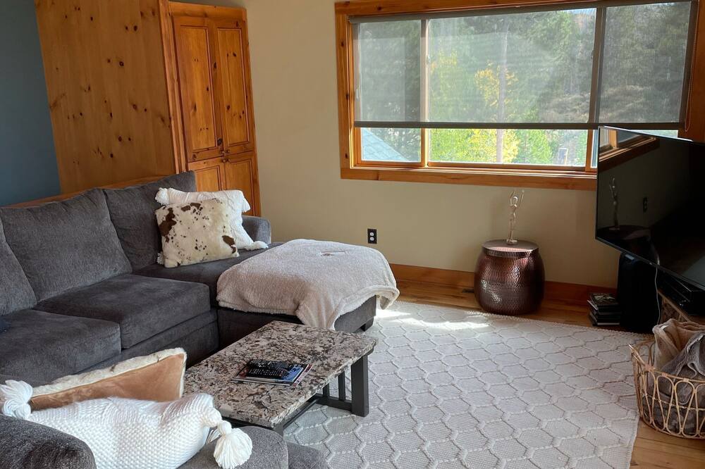 Photo of Bedroom in Grand View Highlands