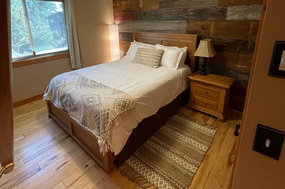 Photo of Bedroom in Grand View Highlands