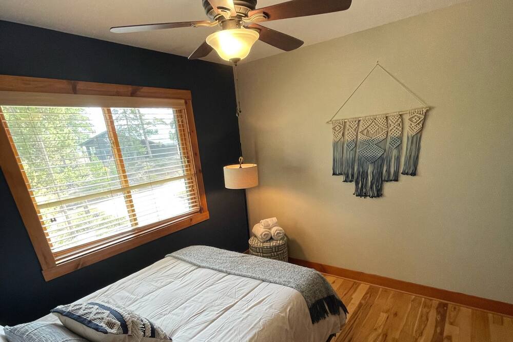 Photo of Bedroom in Grand View Highlands