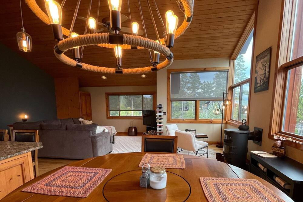 Photo of Kitchen in Grand View Highlands