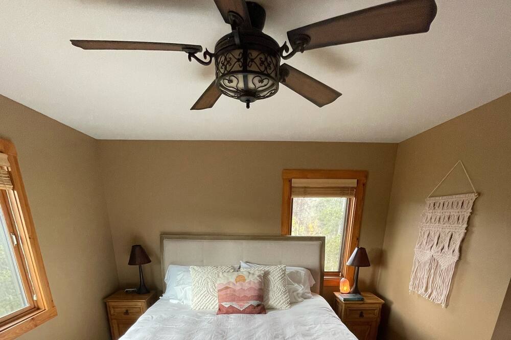 Photo of Bedroom in Grand View Highlands