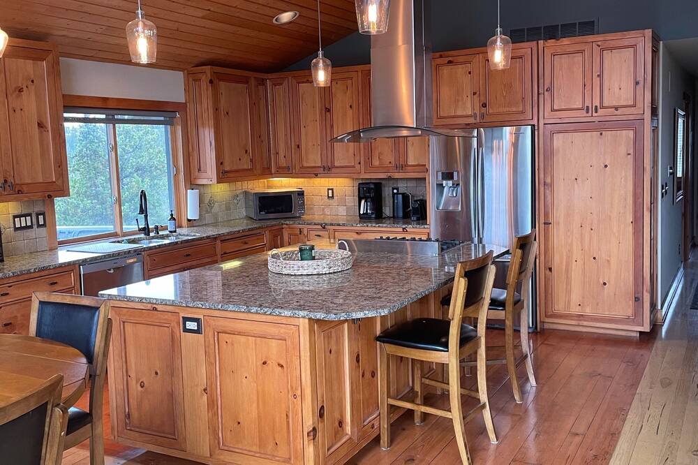 Photo of Kitchen in Grand View Highlands
