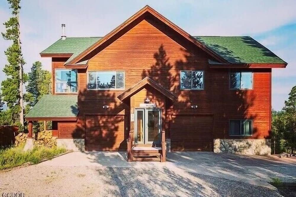 Photo of Outdoor in Grand View Highlands