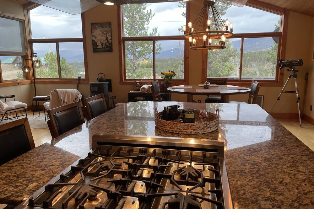 Photo of Kitchen in Grand View Highlands