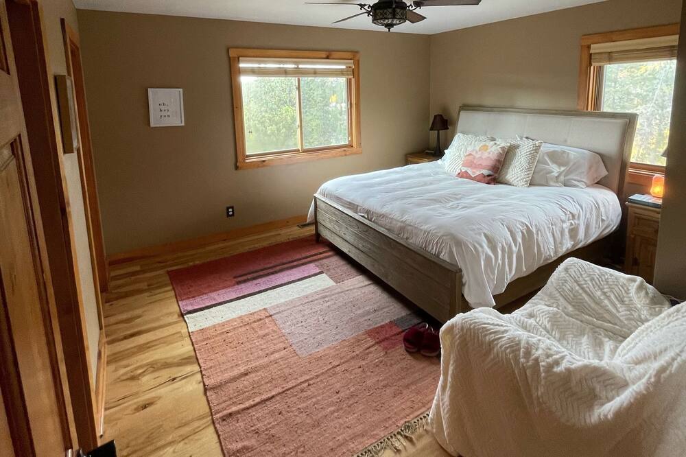 Photo of Bedroom in Grand View Highlands