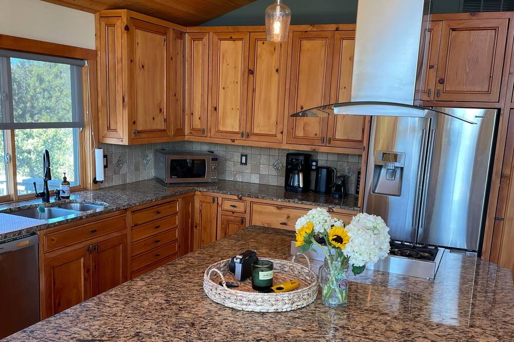 Photo of Kitchen in Grand View Highlands