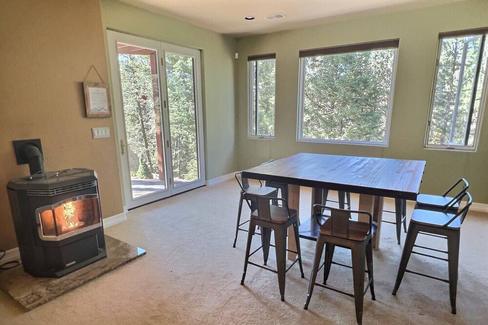 Photo of Kitchen in Evergreen Meadows