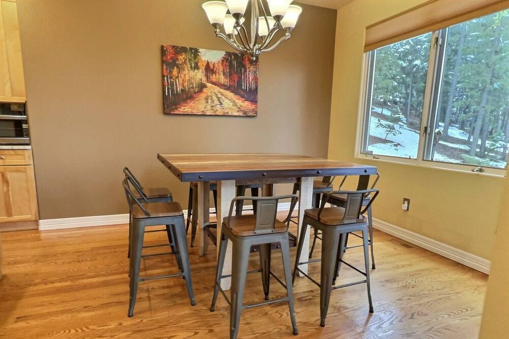 Photo of Kitchen in Evergreen Meadows