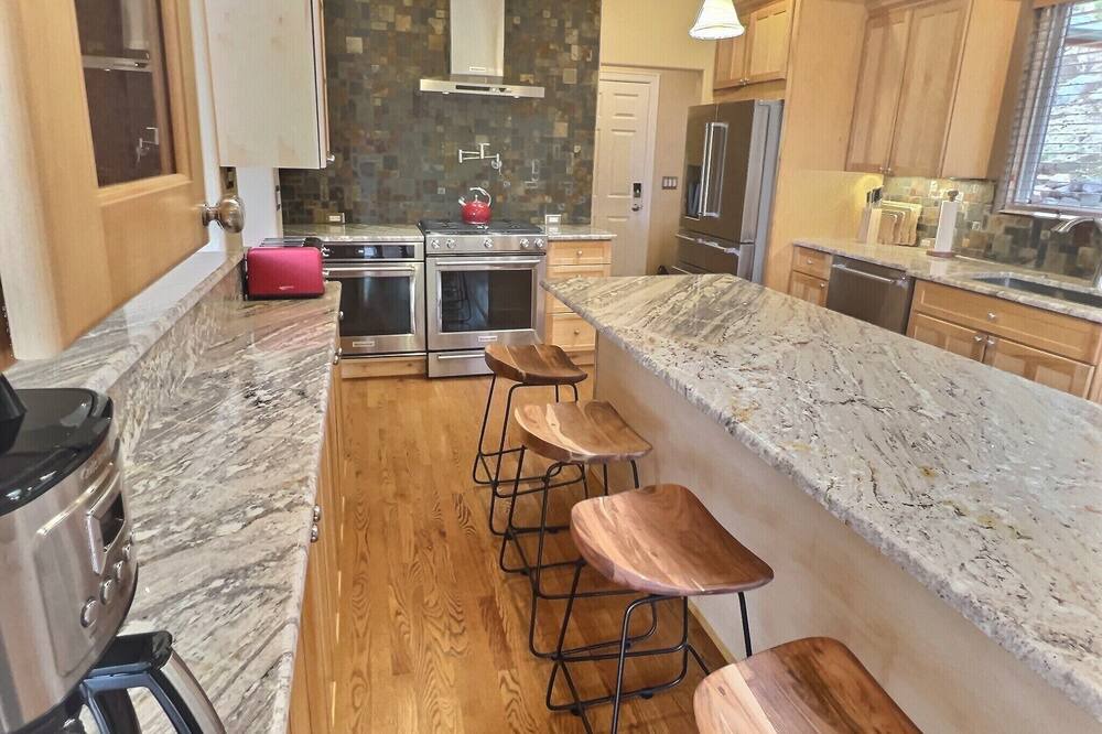 Photo of Kitchen in Evergreen Meadows