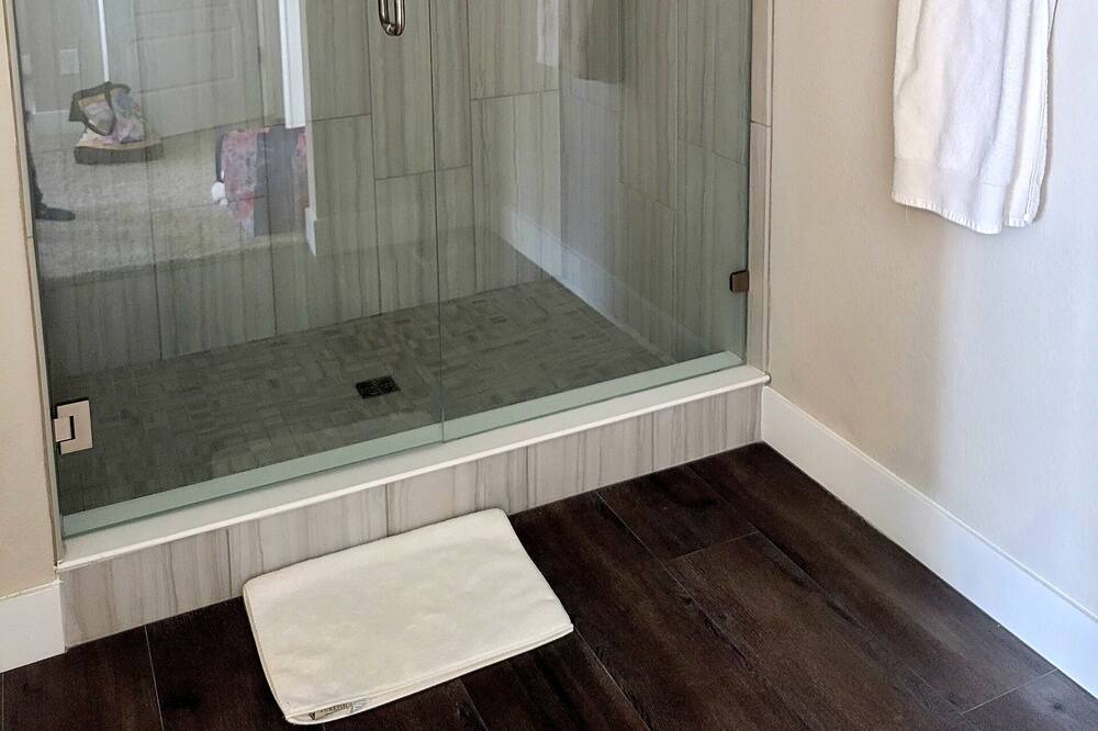 Photo of Bathroom in The Meadows