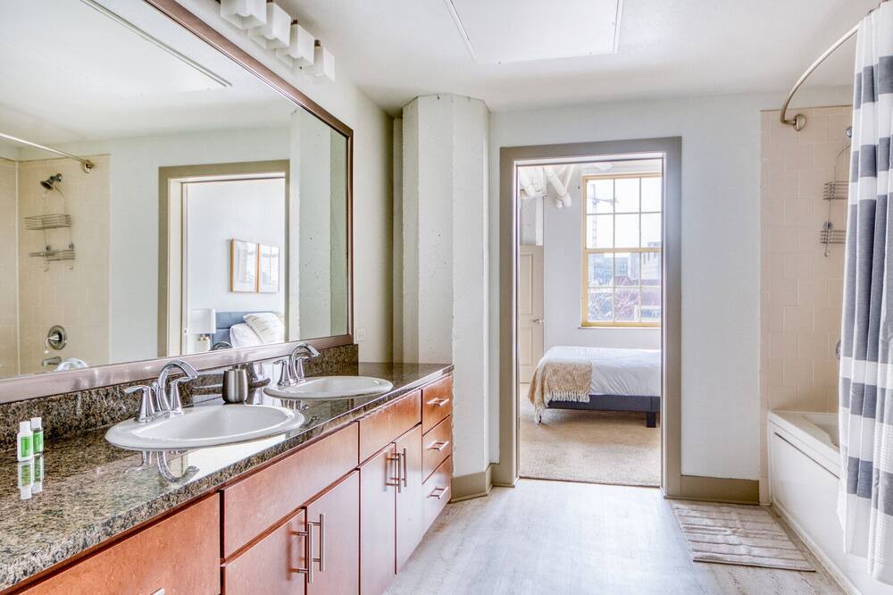 Photo of Bedroom in Ballpark