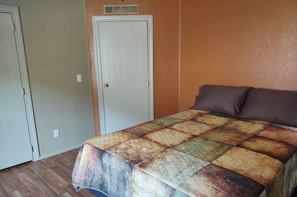 Photo of Bedroom in Lake City