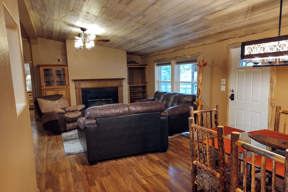 Photo of Livingroom in Lake City