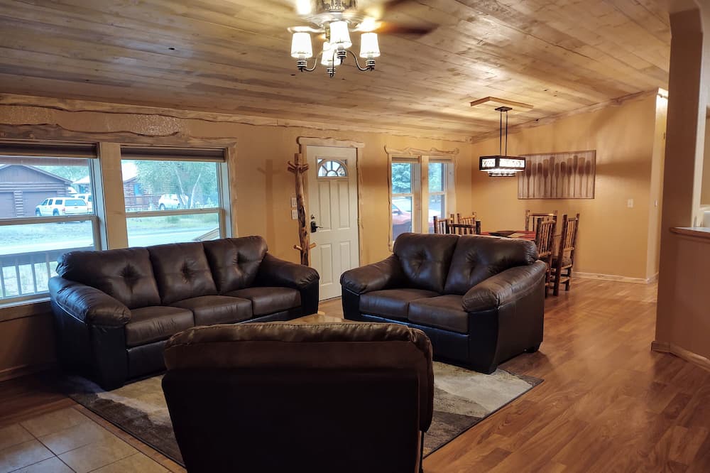 Photo of Livingroom in Lake City