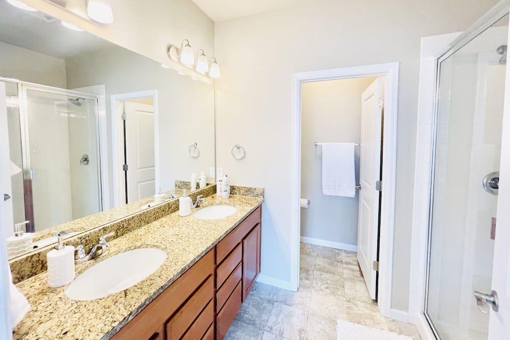 Photo of Bathroom in Arvada