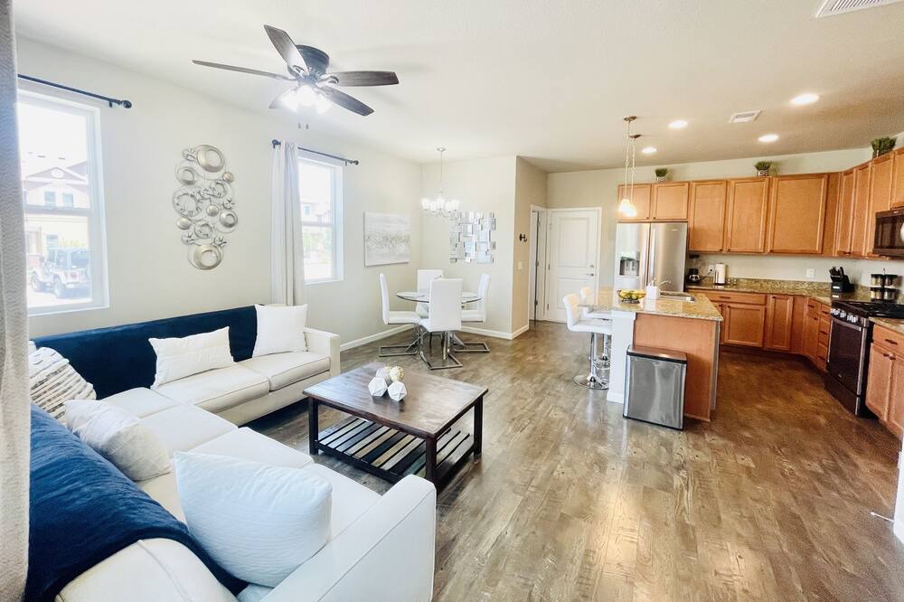 Photo of Livingroom in Arvada