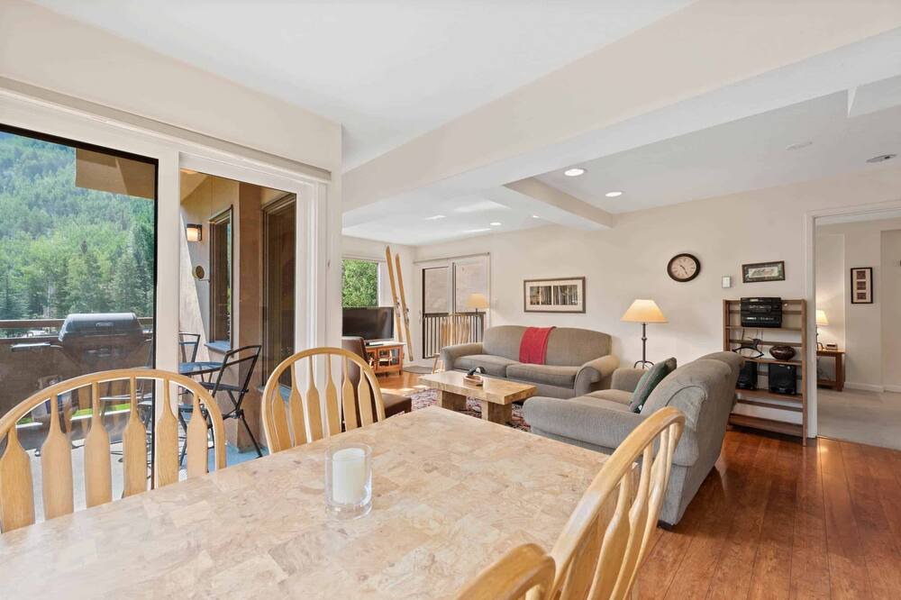 Photo of Livingroom in Vail