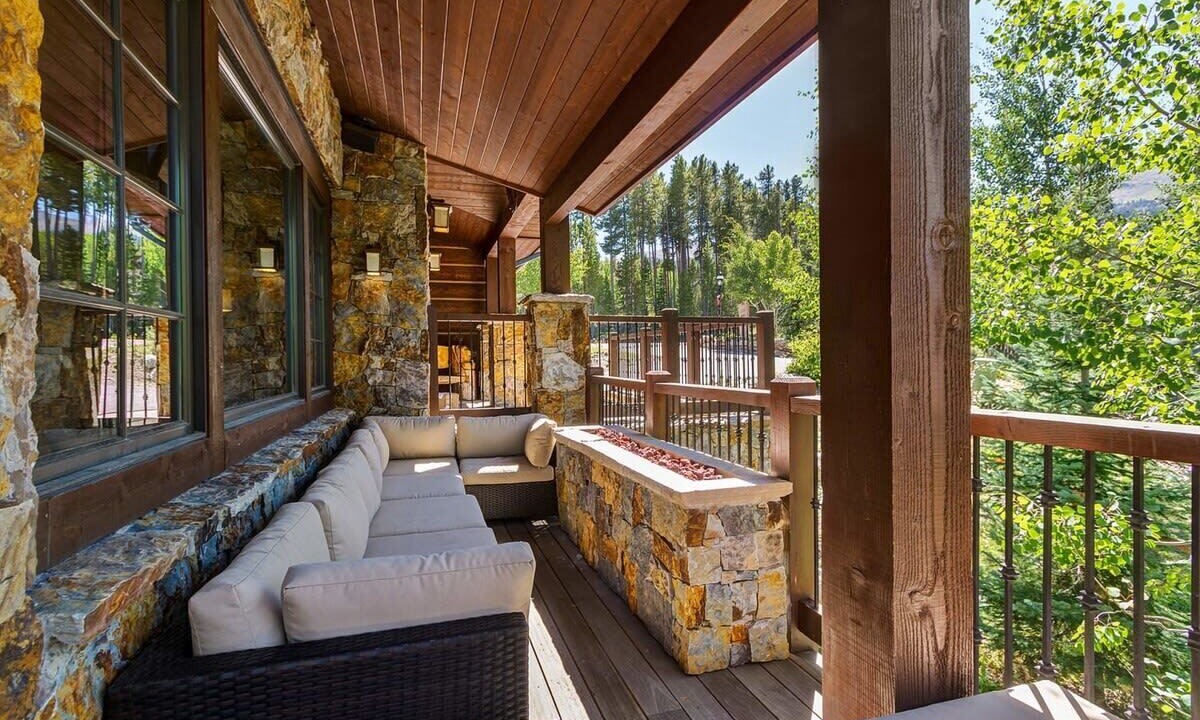 Photo of Outdoor in Boulder Ridge