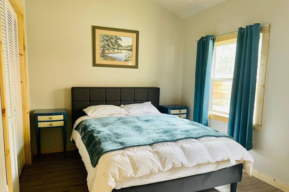 Photo of Bedroom in Lake City