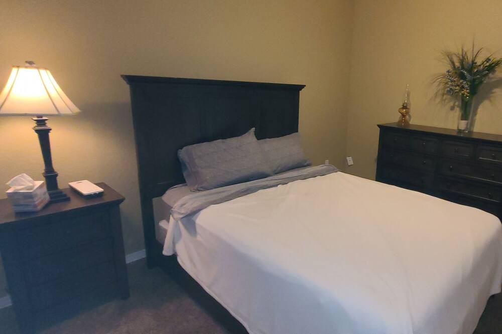 Photo of Bedroom in Elizabeth