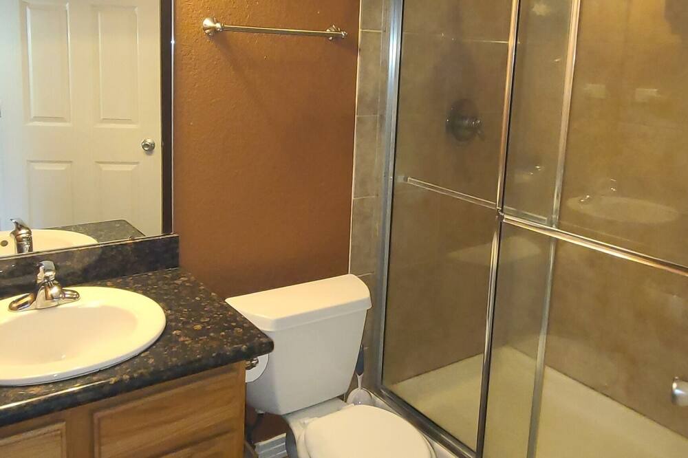 Photo of Bathroom in Elizabeth