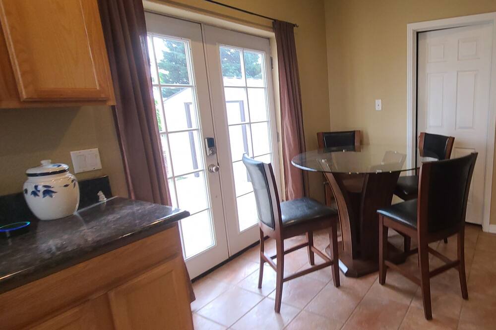 Photo of Kitchen in Elizabeth